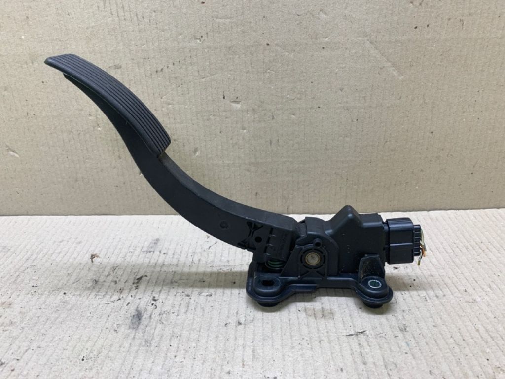 MN101544 | Педаль газу MITSUBISHI OUTLANDER XL 05-13