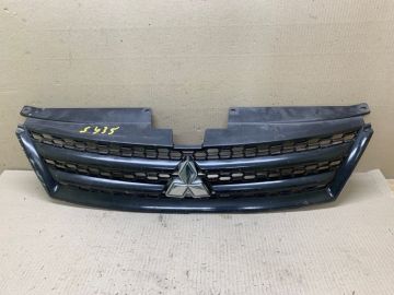 Решітка радіатора MITSUBISHI OUTLANDER XL 05-13