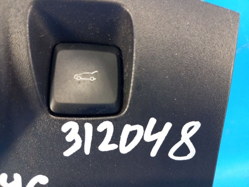 DG9Z-54432A38-AA | Кнопка открывания багажника внутренняя FORD FUSION 14-