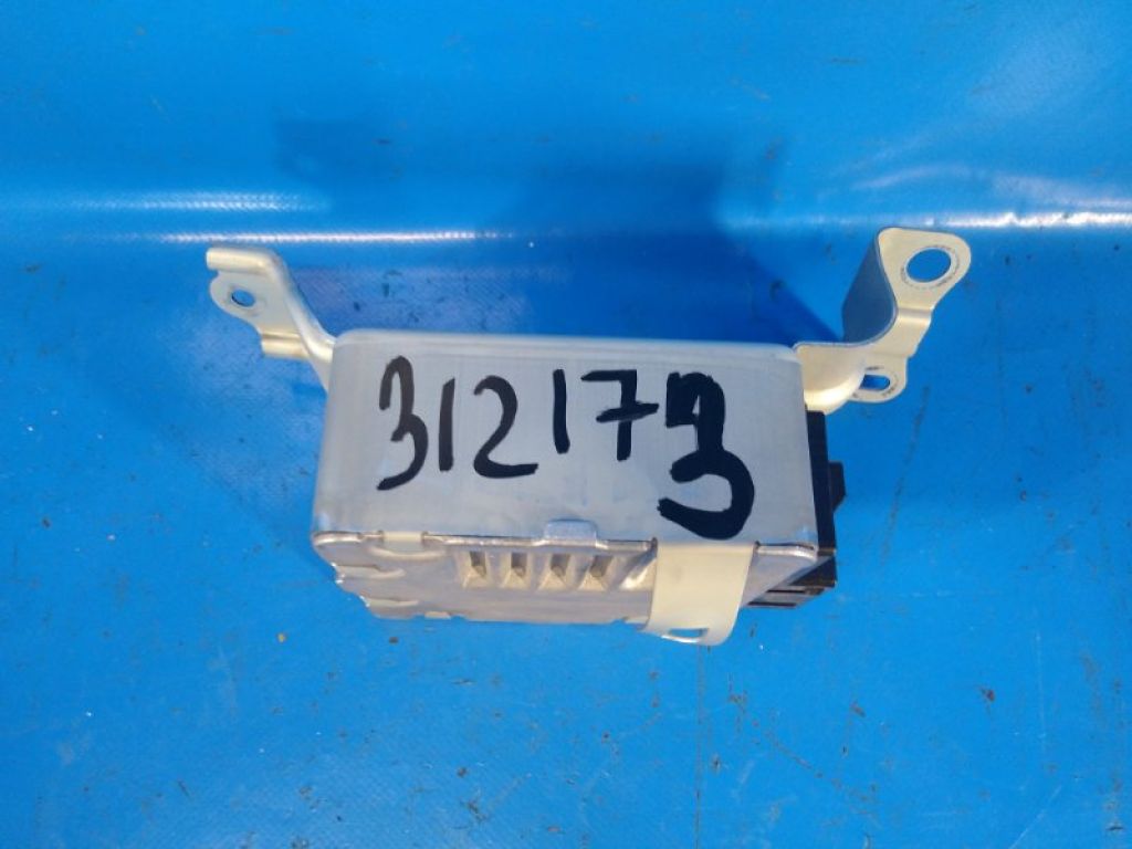 8965047240 | Блок керування електропідсилювачем керма TOYOTA PRIUS - 30 09-17 - Фото 2
