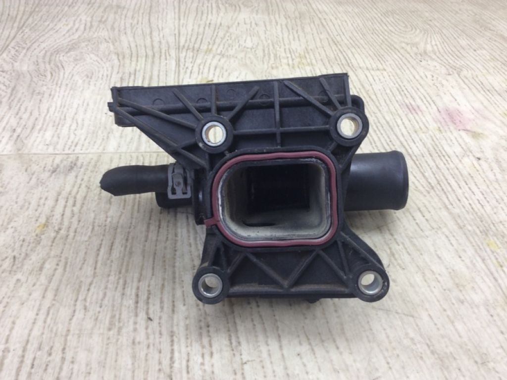 6S4Z-8K556-A | Трійник системи охолодження FORD ESCAPE 12-19 - Фото 4