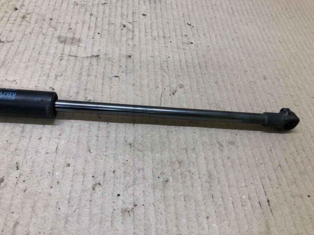 KB7W-63-620A | Амортизатор крышки багажника лев. MAZDA CX-5 (KF) 16-21 - Фото 2