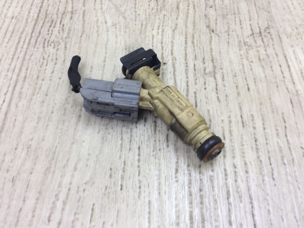 353102G100 | Форсунка паливна KIA FORTE/CERATO TD 08-13