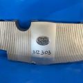 1260137010 | Накладка двигателя декоративная TOYOTA PRIUS 16-