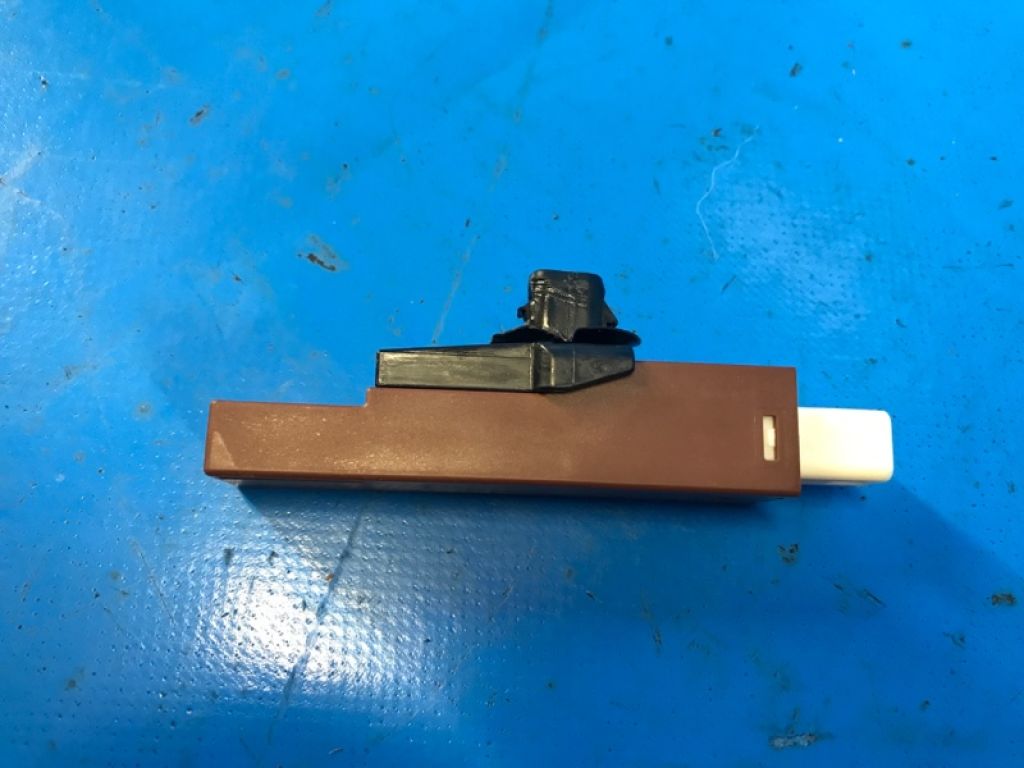 899A060010 | Антена TOYOTA PRIUS 16-