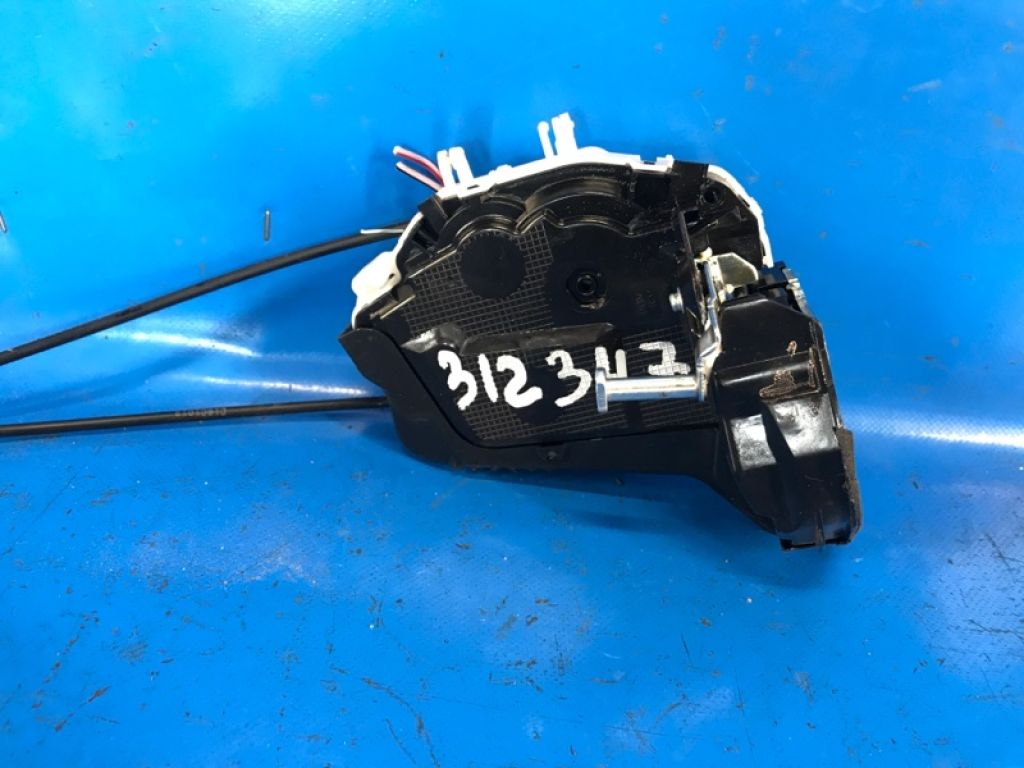 6905052250 | Замок двері задн. прав. TOYOTA PRIUS 16-