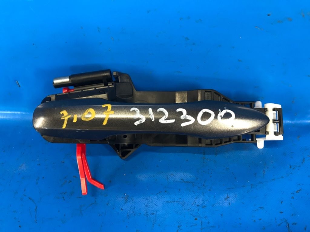 69211-47020-B1 | Ручка двері зовнішня задн. прав. TOYOTA PRIUS 16-