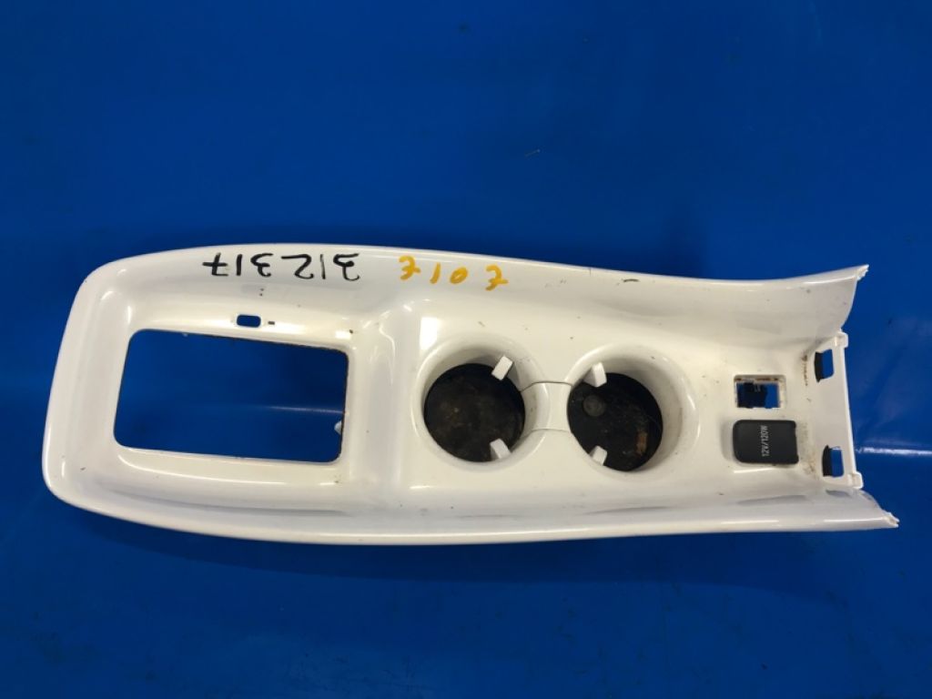 5882147041A0 | накладка в салоні TOYOTA PRIUS 16-