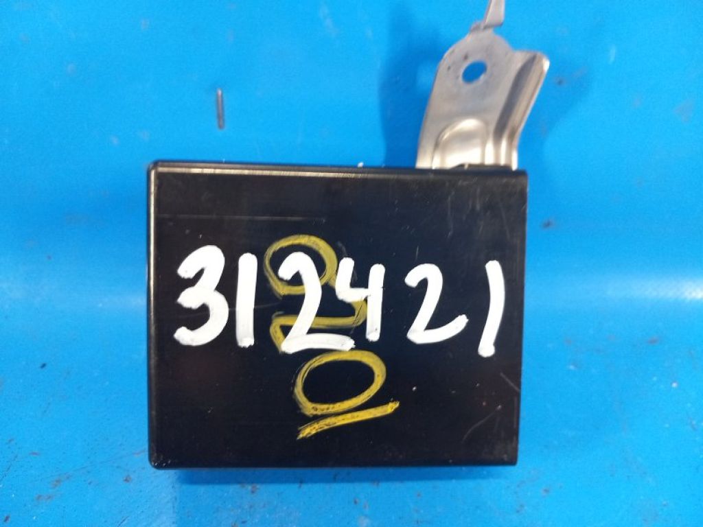 8657247070 | Блок електронний TOYOTA PRIUS - 30 09-17