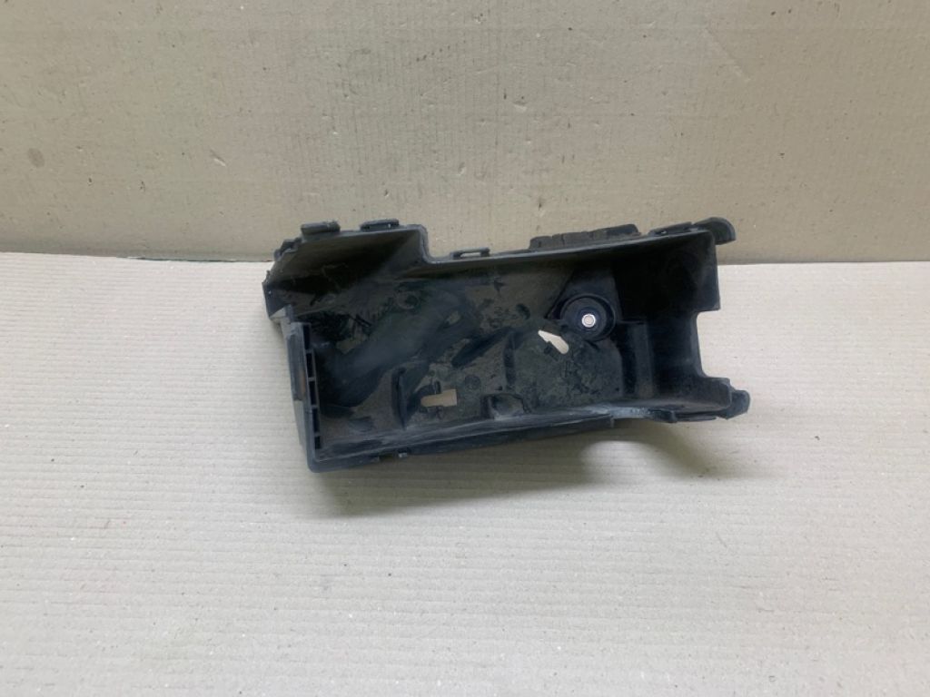 82674-48010 | Корпус блоку запобіжників LEXUS RX300 98-03