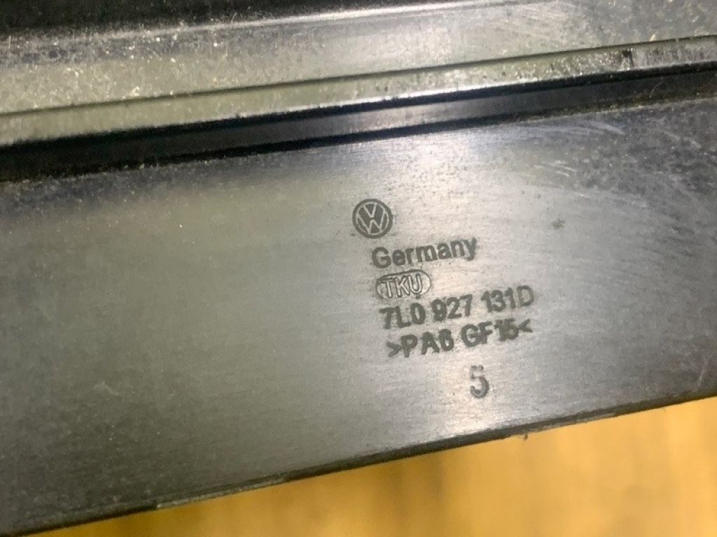 7L0 927 131 D | Кронштейн VOLKSWAGEN TOUAREG 02-10 - Фото 3