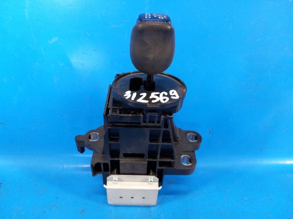 3355047090 | Кулиса АКПП TOYOTA PRIUS 16-