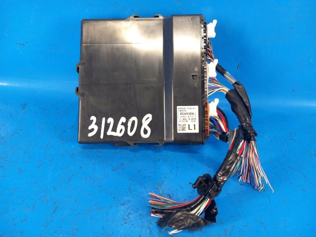 8998147533 | Блок електронний TOYOTA PRIUS 16-