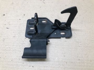 Петля замка капота VOLKSWAGEN TOUAREG 02-10