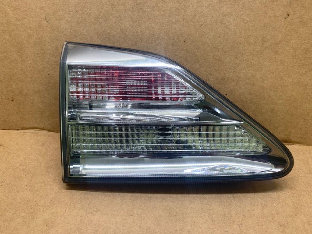 81590-0E020 | Ліхтар внутрішній лів. LEXUS RX350/450 09-15
