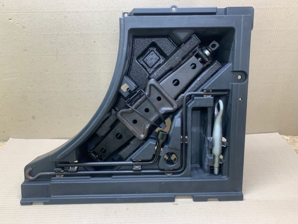 09111-0E010 | Набір інструментів LEXUS RX350/450 09-15