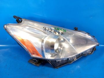 Фара прав. TOYOTA PRIUS PLUS 11-14
