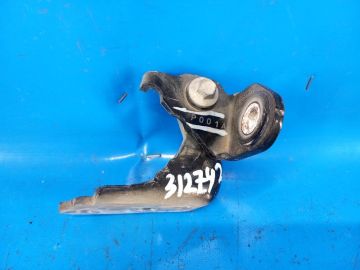 Петля двері нижня передн. прав. FORD MUSTANG 15- Петля двері нижня передн. прав. FORD MUSTANG 15-