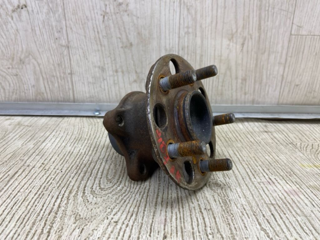 4245076020 | Ступица задн. TOYOTA PRIUS 16-