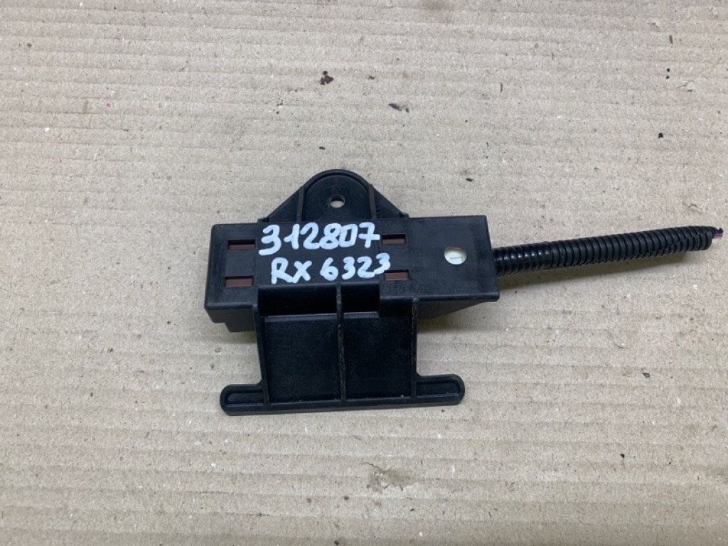 89992-0E020 | Антена LEXUS RX350/450 09-15