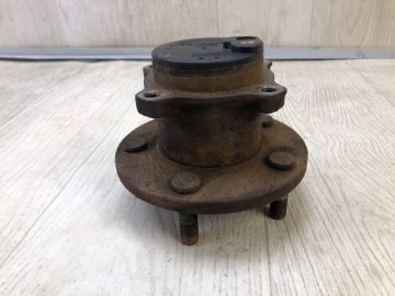Маточина колеса задн. MAZDA 3 BL 09-13