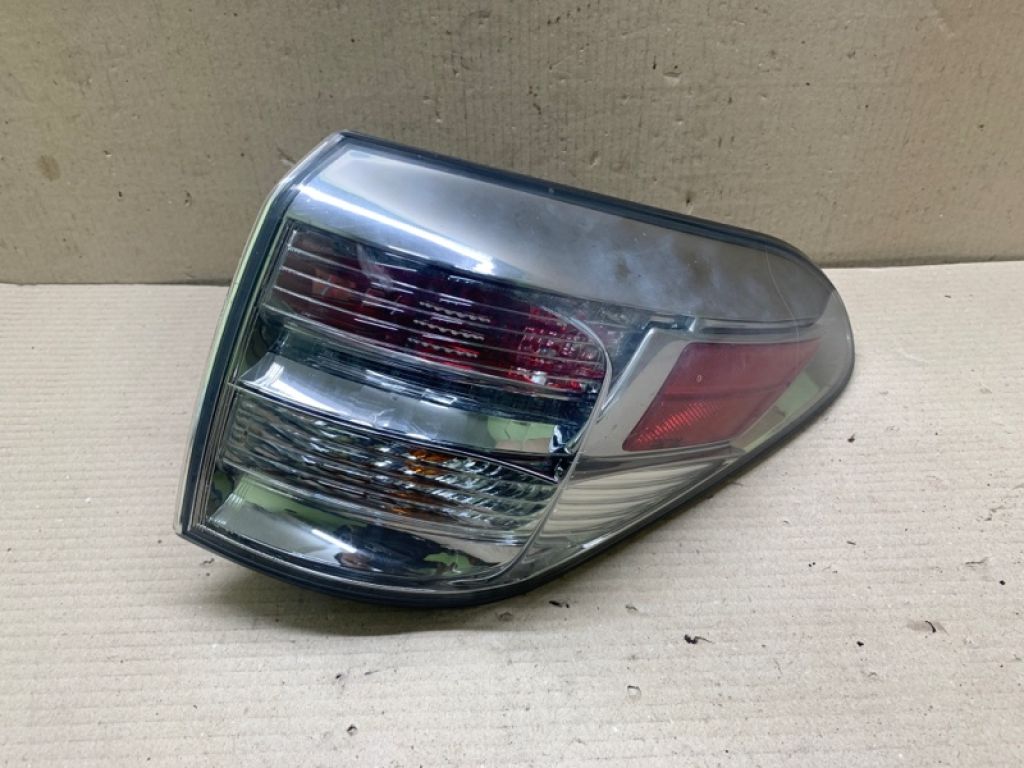 81550-0E021 | Ліхтар зовнішній прав. LEXUS RX350/450 09-15