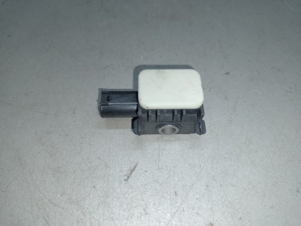 A 003 820 28 26 | Датчик удара MERCEDES GL-CLASS X164 06-12