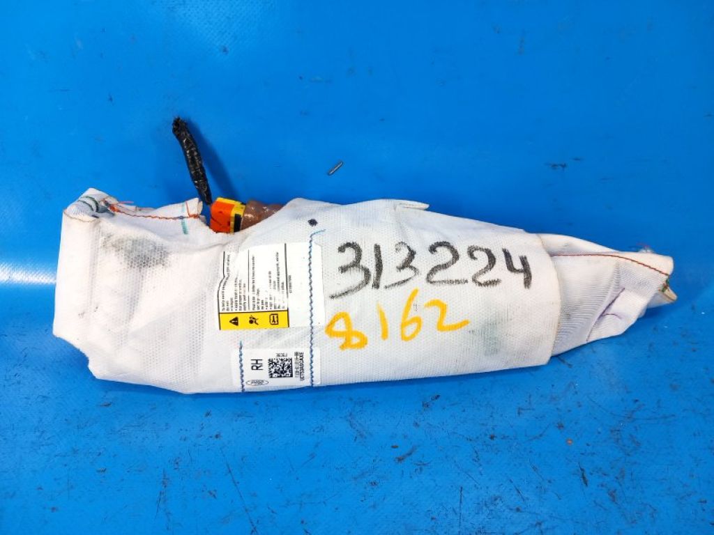F1EZ-99611D10-B | Подушка безопасности в сиденье прав. FORD FOCUS 10-18