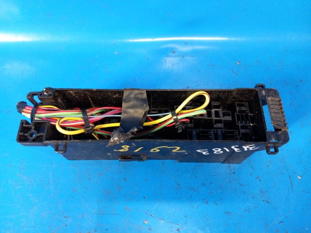 BV6T-14A301-HB | Блок предохранителей салон FORD FOCUS 10-18 - Фото 3