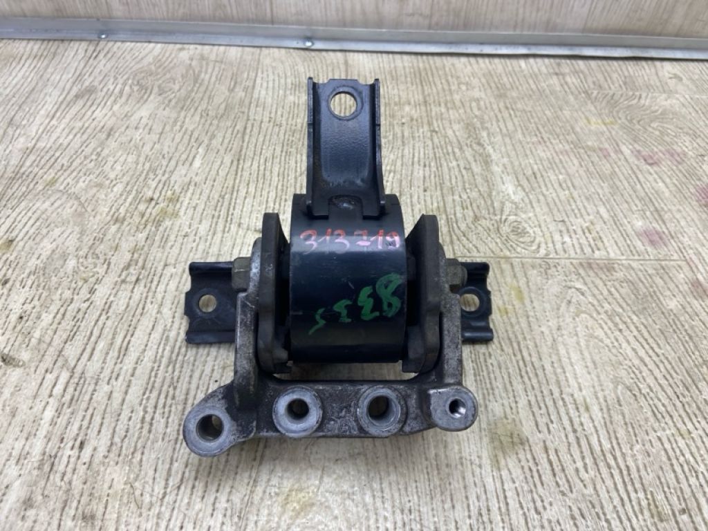 MN184372 | Подушка двигуна MITSUBISHI OUTLANDER XL 05-13