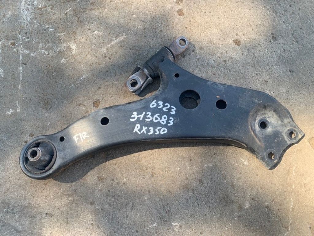 48068-0T011 | Рычаг передней подвески нижний прав. LEXUS RX350/450 09-15