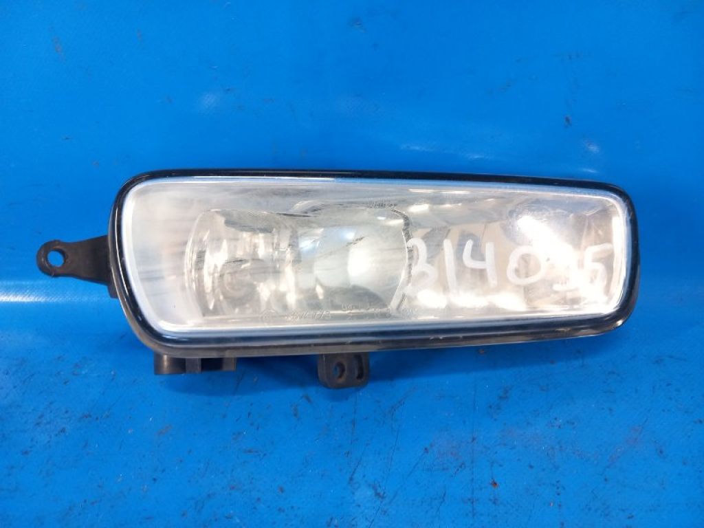 F1EZ-15200-A | Противотуманная фара прав. FORD FOCUS 10-18