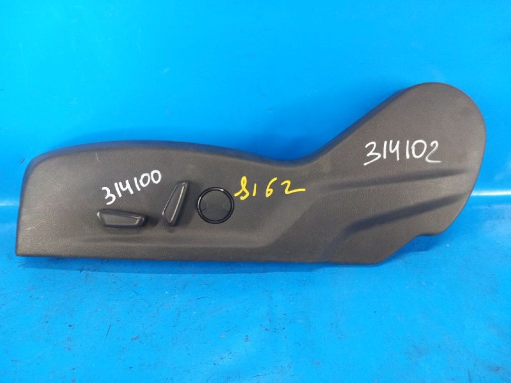 F1EZ-7862187-BB | Накладка сиденья передн. лев. FORD FOCUS 10-18