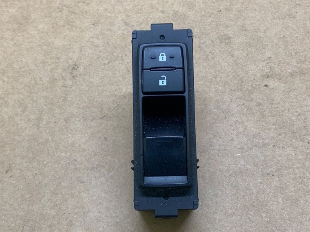 84810-0E010 | Кнопка стеклоподъемника передн. прав. LEXUS RX350/450 09-15