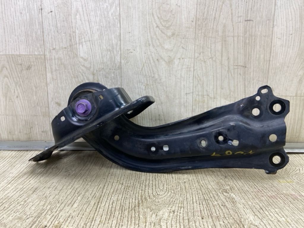 4876006310 | Важіль задньої підвіски поздовжній прав. TOYOTA CAMRY 70 17-