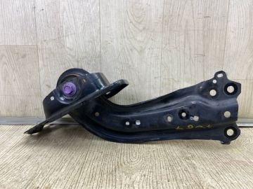 Важіль задньої підвіски поздовжній прав. TOYOTA CAMRY 70 17-