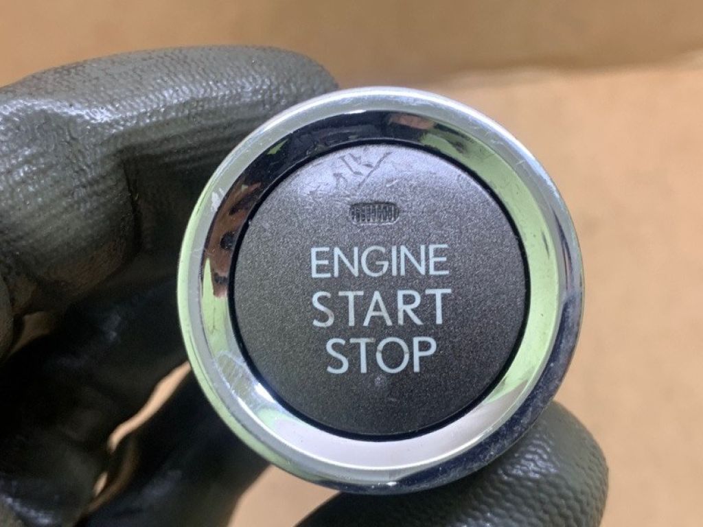 89611-0E010 | Кнопка Start-Stop LEXUS RX350/450 09-15