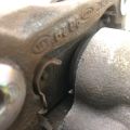 582301M300 | Суппорт тормозной задн. прав. KIA FORTE/CERATO TD 08-13 - Превью 6