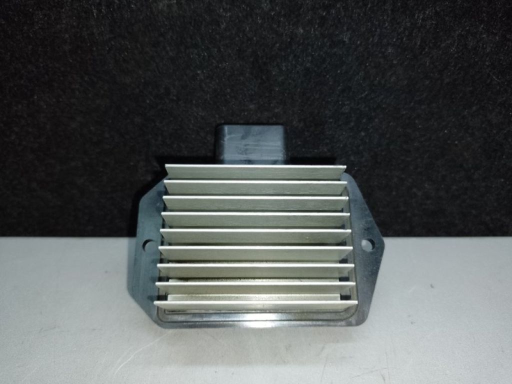 87165-28020 | Резистор печки задн. TOYOTA SIENNA 11-16