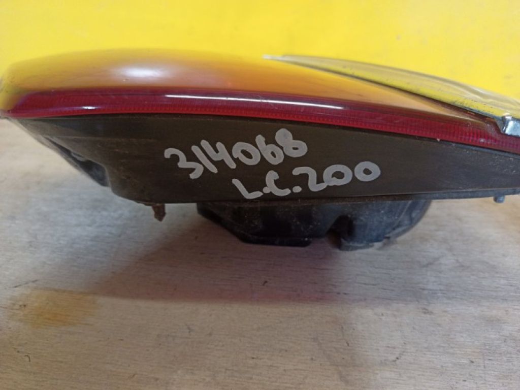 8158160180 | Фонарь внутренний прав. TOYOTA LAND CRUISER 200 08-21 - Фото 2