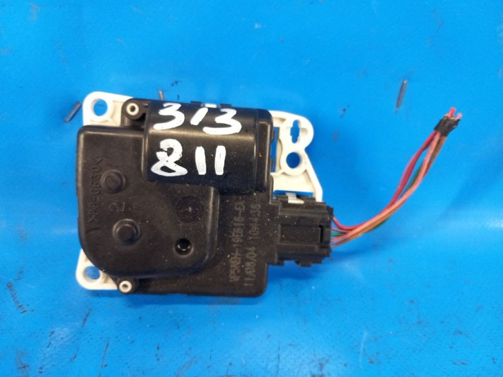 27743ZH10A | Моторчик заслонки печки NISSAN PATHFINDER R51 04-14