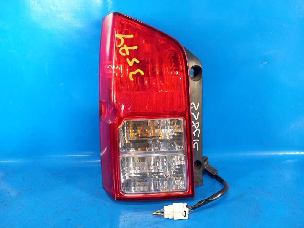 26555-EA525 | Фонарь наружный лев. NISSAN PATHFINDER R51 04-14