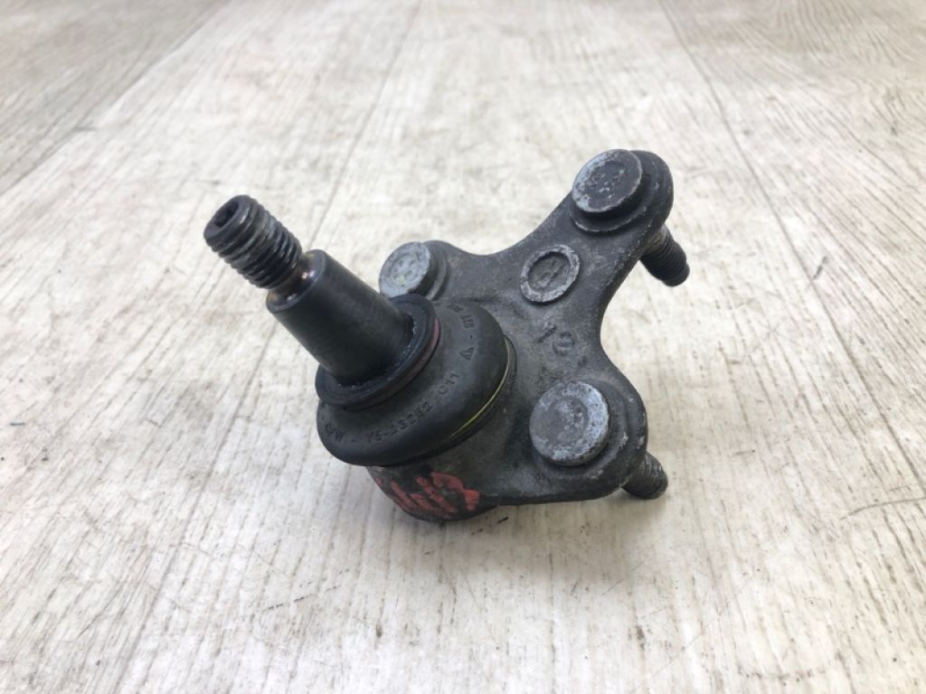 3C0407366B | Кульова опора прав. AUDI A3 (8V) 12–17