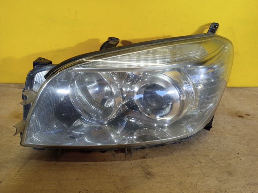 8117042360 | Фара лів. TOYOTA RAV4 05-12