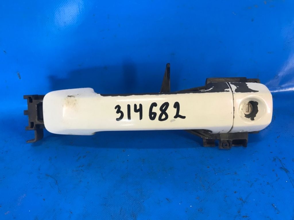 692100C010 | Ручка двері зовнішня передн. лів. TOYOTA TUNDRA 07-13