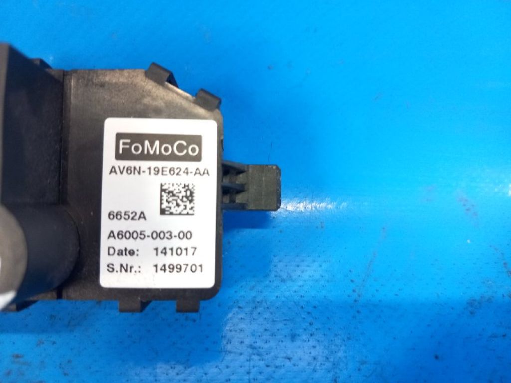 AV6N19E624AA | Резистор пічки FORD FOCUS 10-18 - Фото 2