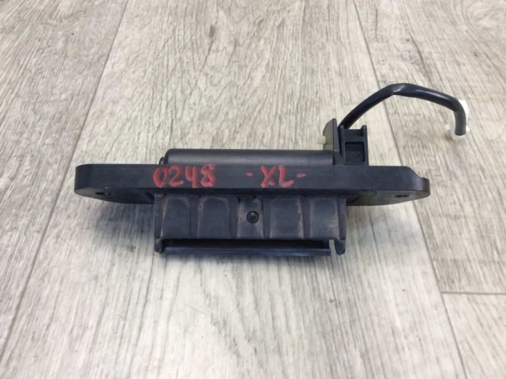 MR959664 | Кнопка открывания багажника наружная MITSUBISHI OUTLANDER XL 05-13