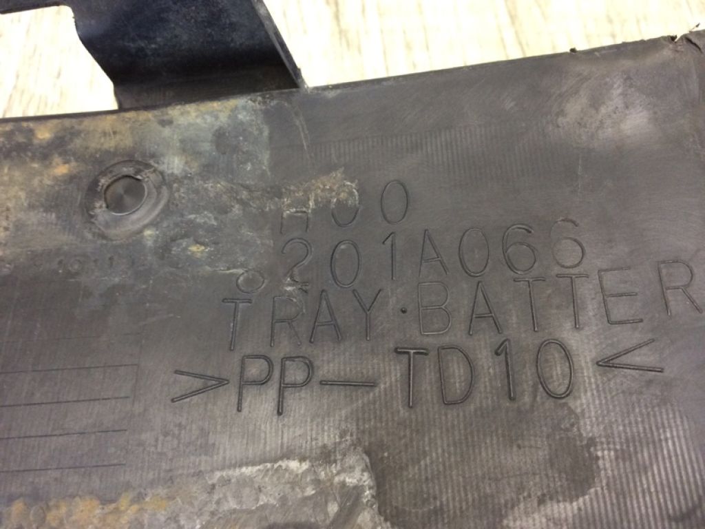 8201A066 | Полиця акумулятора MITSUBISHI OUTLANDER XL 05-13 - Фото 3