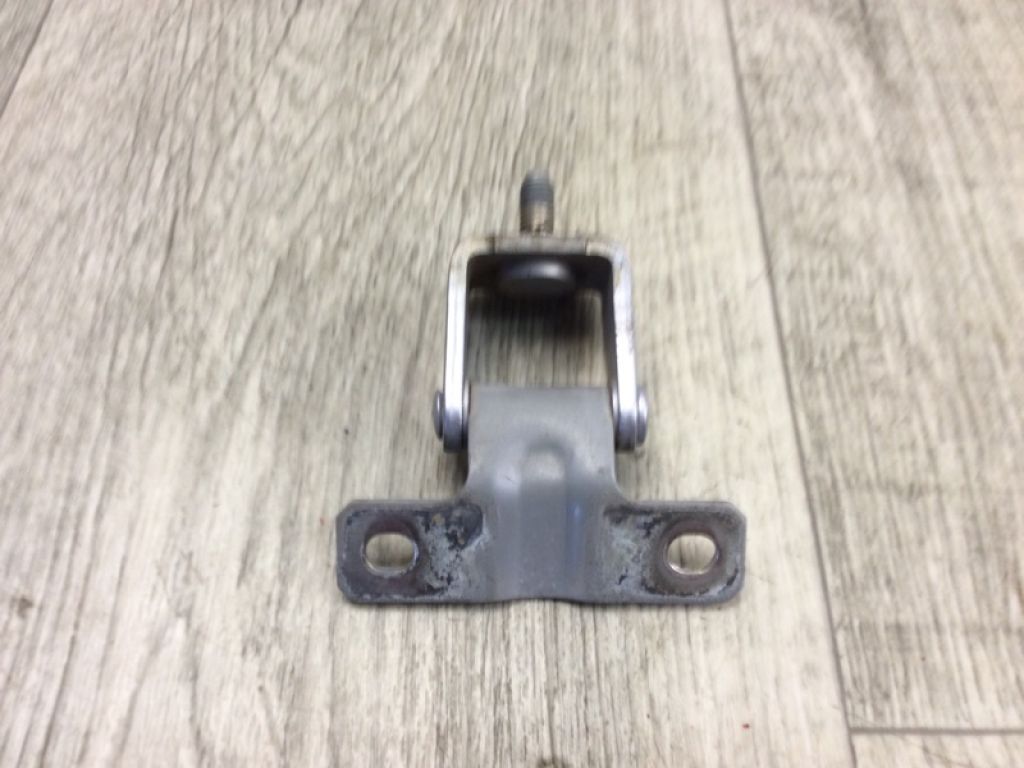 MR556091 | Петля кришки багажника MITSUBISHI OUTLANDER XL 05-13 - Фото 2