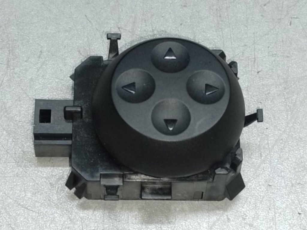 A 205 905 78 03 9051 | Кнопка регулировки сиденья передн. прав. MERCEDES GL-CLASS X164 06-12